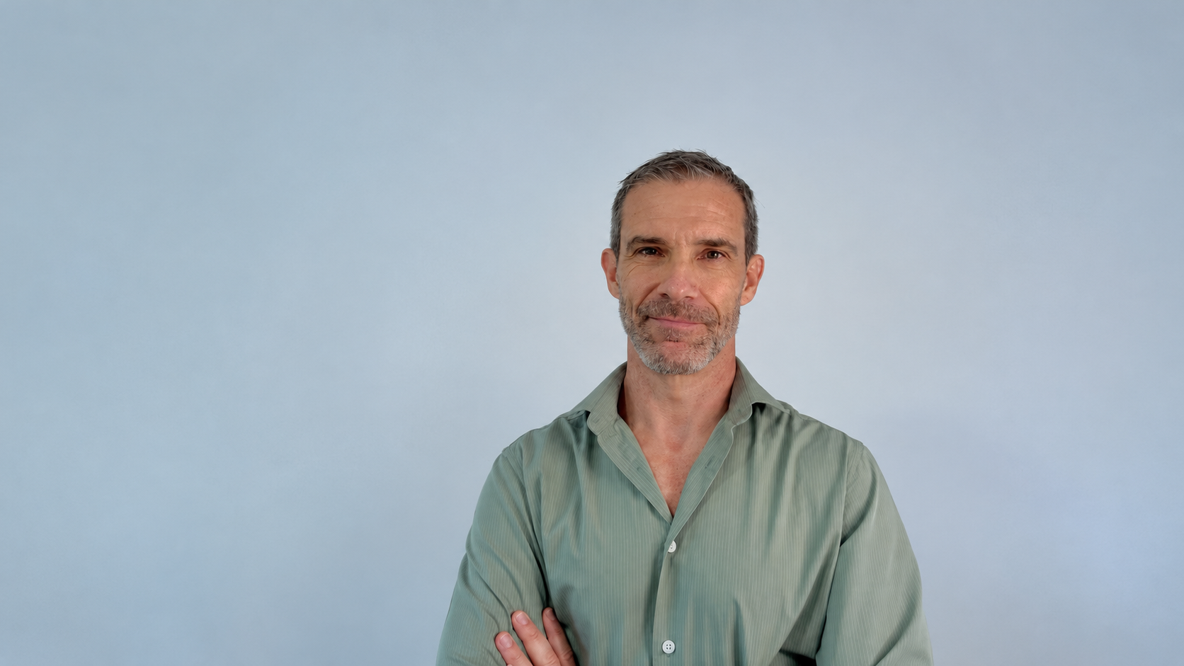 Retrato de Antonio Morillo, psicólogo especialista en duelo en Madrid y online